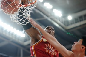 关于冲刺阶段深圳男篮备战欧篮联，豪取连胜细节曝光，气氛紧张，临场指挥获称赞的信息