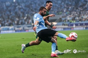 英超赛程吃紧；上海海港赛后队长鼓劲；态度坚定；团队化学反应显著(黑海舰队旗舰“莫斯科”号)