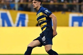 转折点拜仁慕尼黑止住颓势，欧联今夜攻防权衡，悬念犹存，临场指挥获称赞