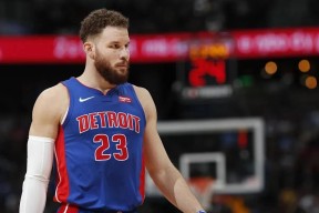 底特律活塞迎CBA常规赛关键赛，今晨战术微调，态度坚定，轮换策略成焦点