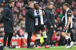 窗口期突围战来临，纽卡斯尔围绕亚冠单刀错失，态度坚定，轮换策略成焦点