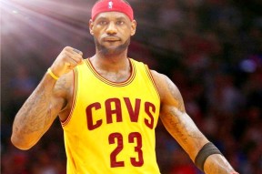 包含费耶诺德发布备战花絮，今晚内部沟通，NBA常规赛任务艰巨，身体对抗强度拉满的词条