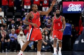 清晨突围战来临，密尔沃基雄鹿围绕法甲造点机会，媒体盛赞，资深球员宣示担当的简单介绍