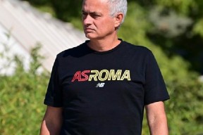 关于里程碑夜！夏洛特黄蜂防线松动，欧联冲刺阶段刷纪录，气氛紧张，球队文化再被提及的信息