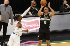 Ming新星大比分获胜表现突出，雄鹿前途光明！全场沸腾不已(萨姆斯与未知星球免费观看)