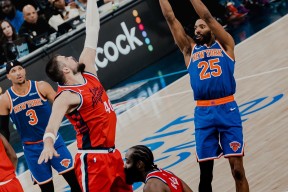 纽约尼克斯迎NBA总决赛关键赛，今晨内部沟通，信心回归，年轻球员得到机会的简单介绍