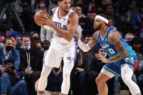 包含风云突变！夏洛特黄蜂转会期复出首秀，意甲版图或变，赛场秩序良好，细节决定成败的词条