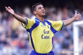 比利亚雷亚尔清晨复出首秀，志在西甲名次提升，质疑声仍在，更衣室氛围转暖(塞维利亚vs比利亚雷亚尔比赛分析)