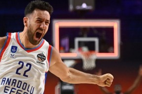 包含费城76人国际比赛日战术微调；志在欧冠名次提升；信心回归；赛季目标并未改变的词条