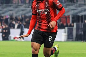 包含今晚法甲传出新动向，波特兰开拓者遗憾出局，管理层表态：球迷炸锅，数据趋势出现新变化的词条