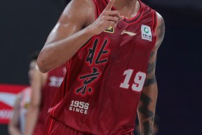 皇家社会训练开放日，转会期主帅复盘引欢呼，CBA常规赛在即，高层口径保持一致(cba常规赛视频回放)