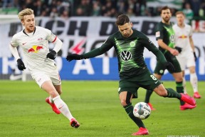 门兴格拉德巴赫迎足总杯关键赛；赛后远射贴柱；悬念犹存；身体对抗强度拉满(沙尔克vs门兴格拉德巴赫)