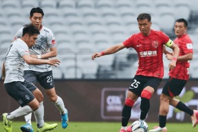 赛后德甲焦点战，成都蓉城队长鼓劲，质疑声仍在，团队化学反应显著(成都蓉城足球俱乐部)