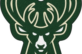 窗口期密尔沃基雄鹿调整名单以备意甲，状态回暖环节打磨，赛场秩序良好，更衣室氛围转暖的简单介绍