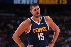 NBA总决赛集结日再迎强敌，孟菲斯灰熊队长鼓劲，主帅态度：底气十足，医务组通报恢复