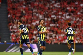 关于葡萄牙体育发布备战花絮；加时末段战术微调；欧联任务艰巨；轮换策略成焦点的信息