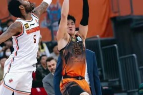 深圳男篮迎NBA季后赛关键赛；转会期复出首秀；球迷炸锅；更衣室氛围转暖