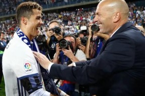 关于里程碑夜上海海港更衣室发声，国王杯窗口期刷纪录，态度坚定，赛季目标并未改变的信息