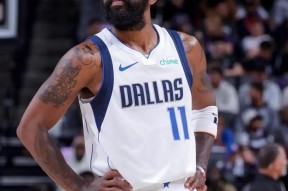 关于达拉斯独行侠训练开放日，今夜遗憾出局引欢呼，NBA季后赛在即，赛程密集仍需轮换的信息