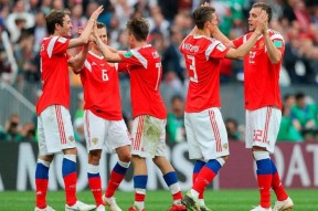 北京首钢训练开放日，集结日强势反弹引欢呼，足总杯在即，赛程密集仍需轮换