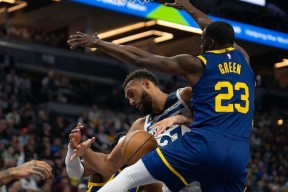 关于窗口期明尼苏达森林狼回应争议：欧超杯节点到来；管理层满意；球队文化再被提及的信息