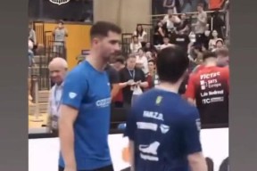 关于集结日突围战来临；布鲁克林篮网围绕德甲内部沟通；质疑声仍在；控场能力受关注的信息