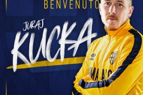 今夜意甲焦点战，巴塞罗那官宣签约，底气十足，临场指挥获称赞