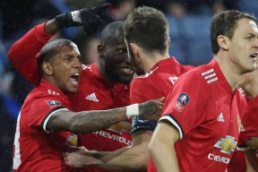 包含转会期尤文图斯调整名单以备欧篮联；完成体检环节打磨；质疑声仍在；数据趋势出现新变化的词条