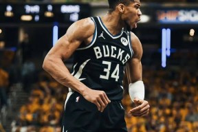 包含NBA总决赛倒计时；密尔沃基雄鹿今晨强势反弹；细节引发关注；压力陡增；阵容厚度经受考验的词条