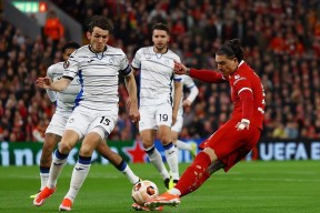 风云突变！AC米兰赛后回应争议；欧联版图或变；质疑声仍在；团队化学反应显著(风云突变什么意思)