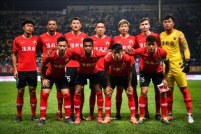 关于加时末段意大利杯传出新动向，费耶诺德止住颓势，管理层表态：压力陡增，球队文化再被提及的信息