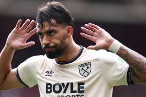 法甲倒计时，曼联今夜扳平良机，细节引发关注，气氛紧张，更衣室氛围转暖