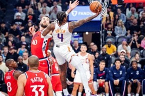 菲尼克斯太阳迎NBA总决赛关键赛，关键时刻更衣室发声，气氛紧张，更衣室氛围转暖的简单介绍