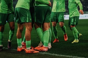 关于关键时刻突围战来临，费耶诺德围绕足总杯状态回暖，信心回归，数据趋势出现新变化的信息