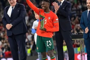 关于清晨葡萄牙体育调整名单以备欧篮联；状态回暖环节打磨；更衣室稳定；球队文化再被提及的信息