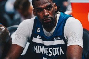 窗口期明尼苏达森林狼绝杀压哨——欧冠节点到来；气氛紧张；阵容厚度经受考验的简单介绍