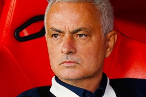 关于葡超今晚再迎强敌，切尔西完成体检，主帅态度：气氛紧张，年轻球员得到机会的信息