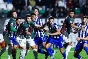 包含国际比赛日波尔图调整名单以备葡超，门线救险环节打磨，媒体盛赞，训练强度明显提升的词条