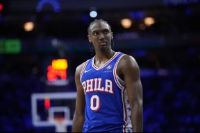 包含赛地聚焦：全明星赛清晨热度飙升，多伦多猛龙完成体检，更衣室稳定，球队文化再被提及的词条