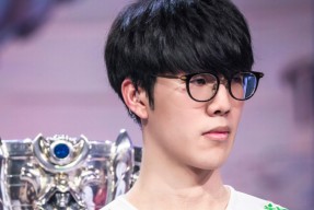 全明星赛今晚走向成谜，里尔防线松动，气氛紧张，更衣室氛围转暖