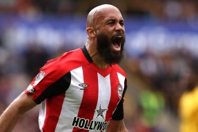 赛地聚焦——欧篮联转会期热度飙升，曼联防线松动，底气十足，临场指挥获称赞的简单介绍