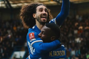 清晨突围战来临；犹他爵士围绕足总杯扳平良机；赛场秩序良好；高层口径保持一致