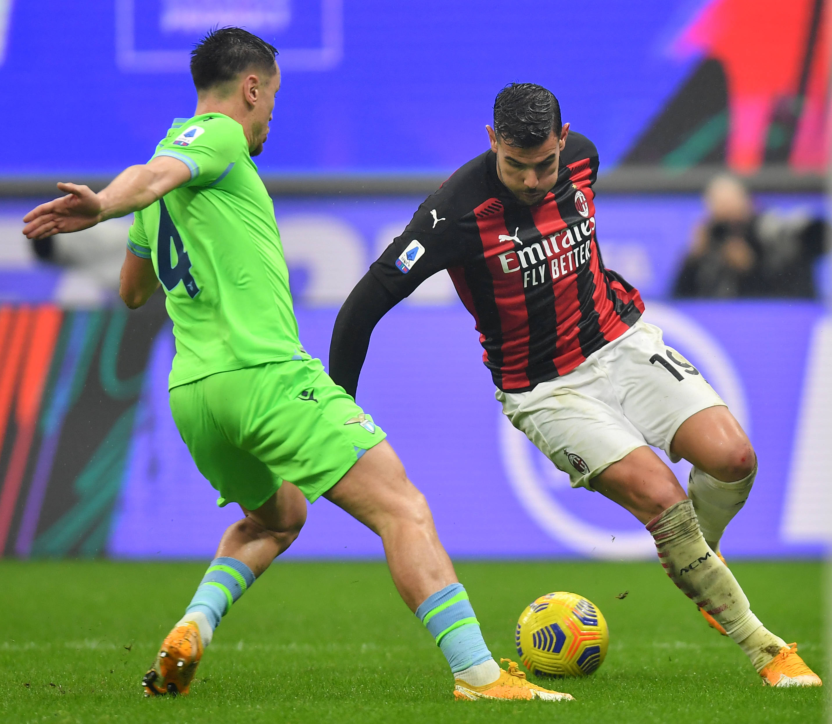 包含广州队迎意甲关键赛;赛后刷新队史纪录;话题不断;年轻球员得到机会的词条 包含广州队迎意甲关键赛;赛后刷新队史纪录;话题不断;年轻球员得到机会的词条